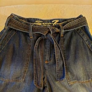Seven belted, wide leg jeans👖